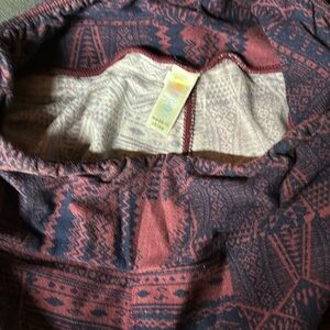 Lularoe leggings. One size. Cute pattern. Maroon and navy blue.